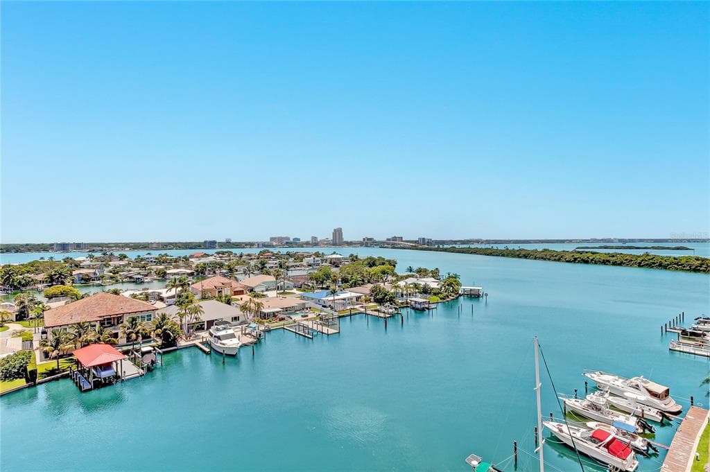 51 ISLAND WAY UNIT 902 CLEARWATER BEACH, FL 33767
