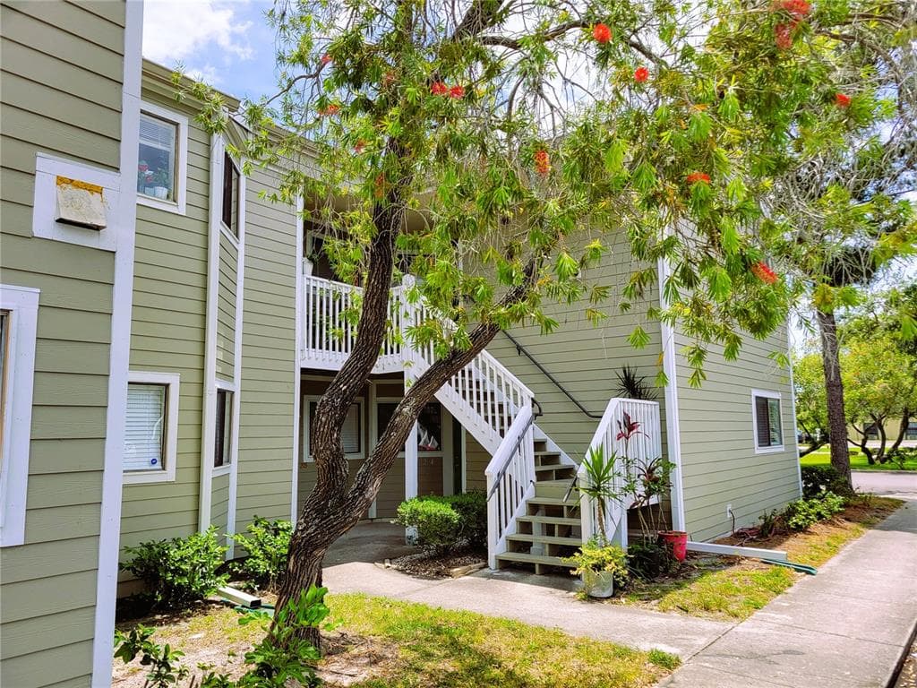 7298 ULMERTON ROAD UNIT 204 LARGO, FL 33771