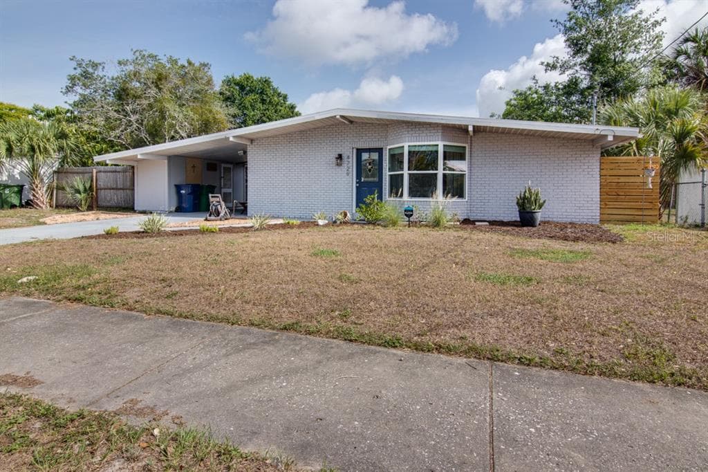 4729 W MONTGOMERY AVENUE TAMPA, FL 33616