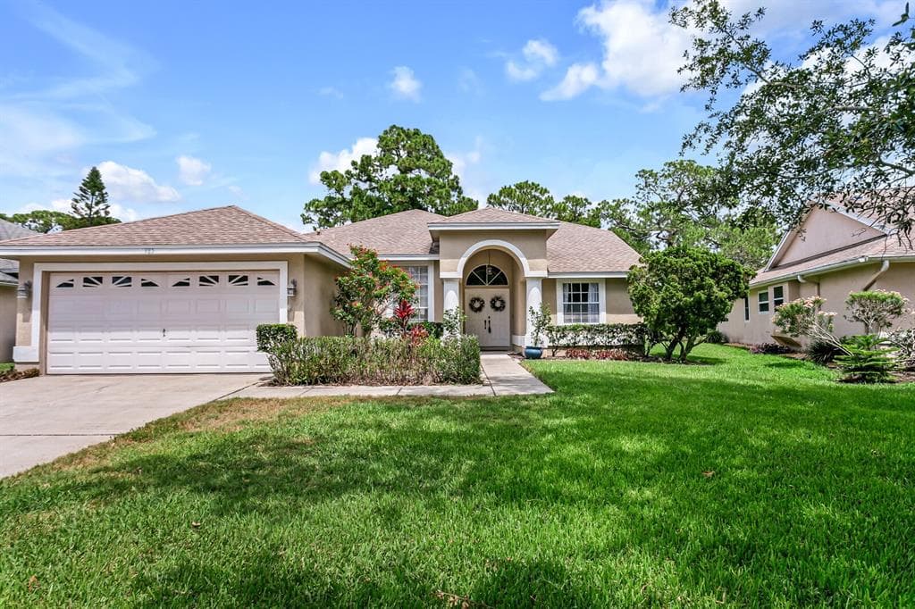 985 SPINNAKER COURT TARPON SPRINGS, FL 34689