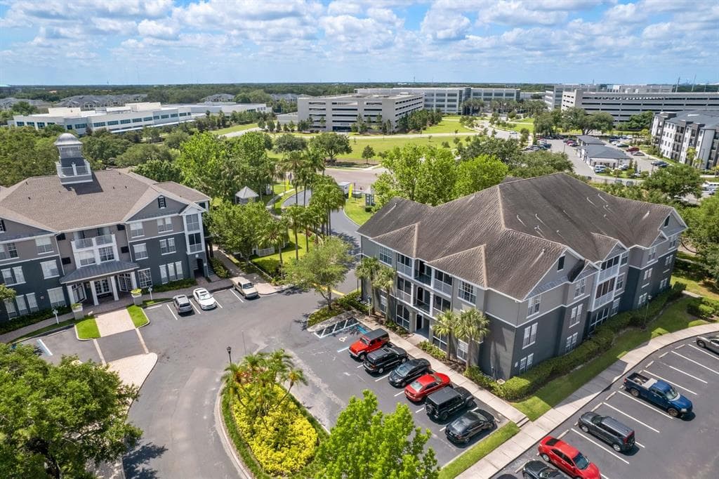 9405 CRESCENT LOOP CIRCLE UNIT 203 TAMPA, FL 33619