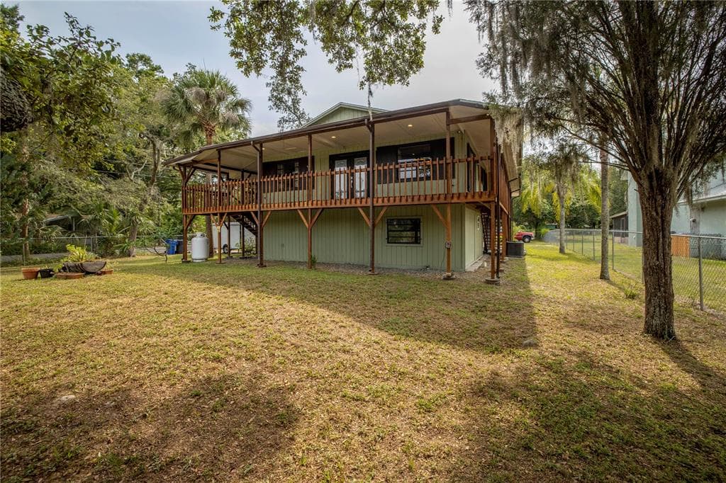 1925 MAYDELL DRIVE TAMPA, FL 33619
