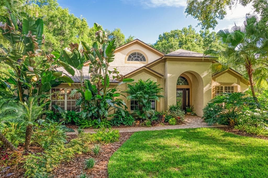 5081 SOUTHAMPTON CIRCLE TAMPA, FL 33647