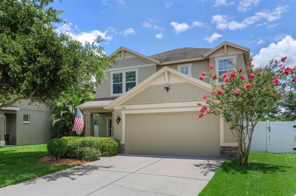 7716 LANDCARE LANE TAMPA, FL 33616