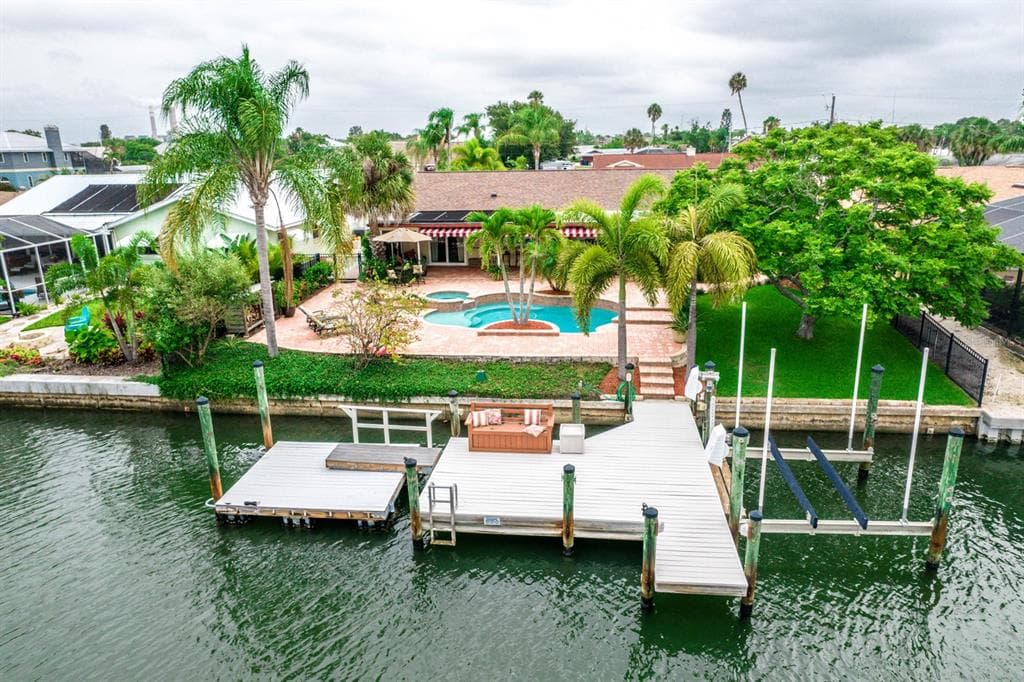750 GRAN KAYMEN WAY APOLLO BEACH, FL 33572