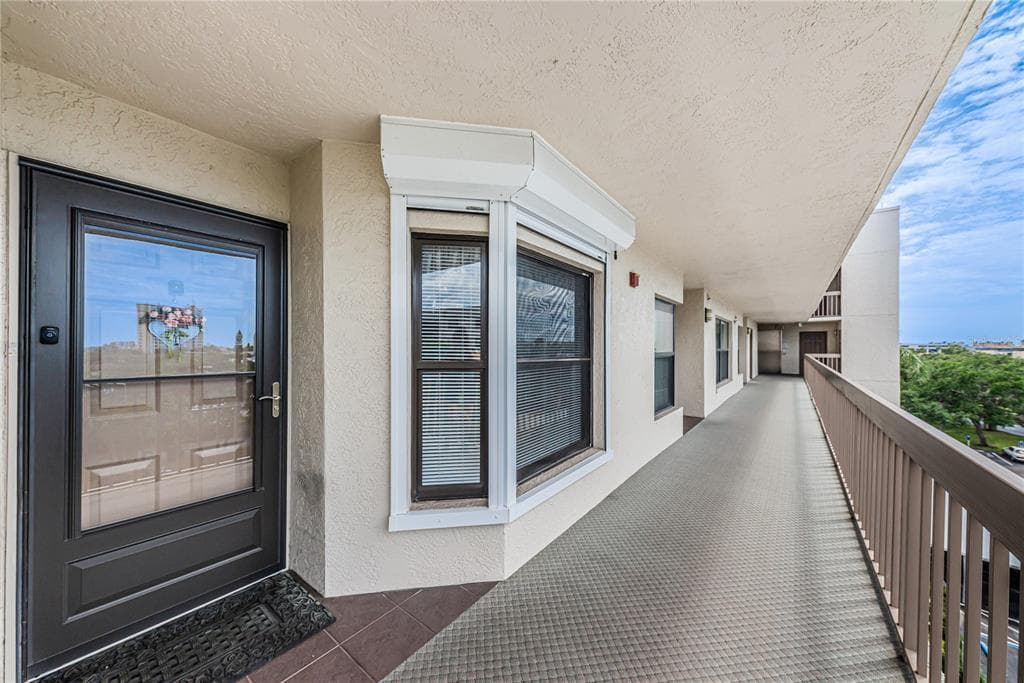 1324 PASADENA AVENUE S UNIT 502 SOUTH PASADENA, FL 33707