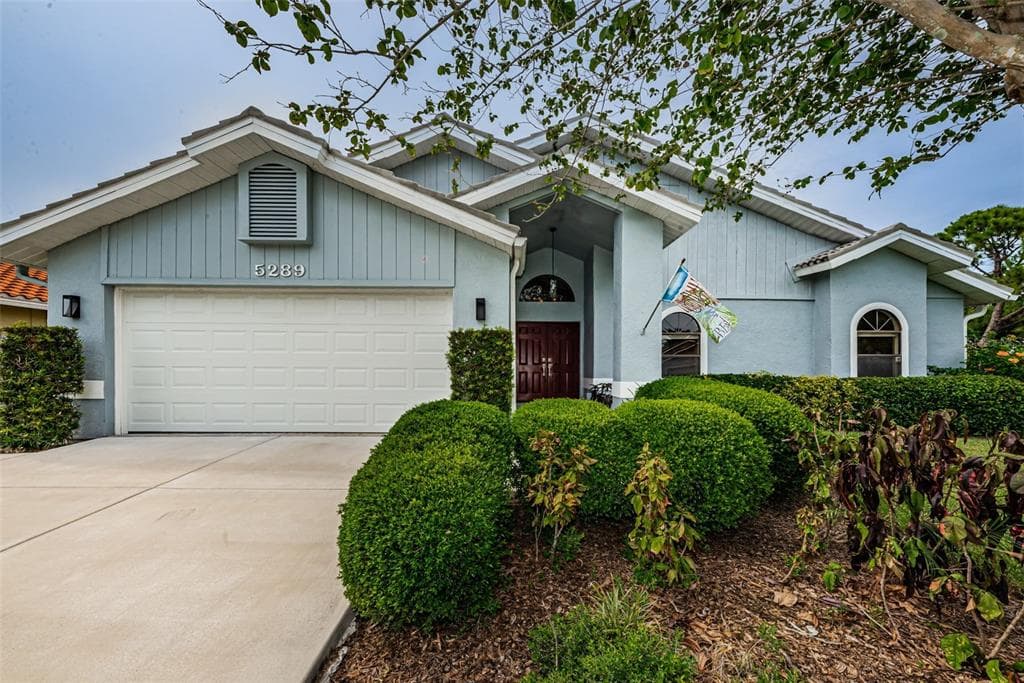 5289 WHITE SAND CIRCLE NE ST PETERSBURG, FL 33703
