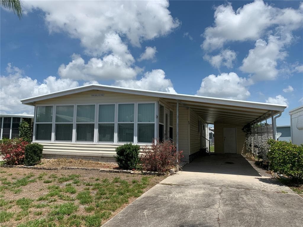641 MOUNT LANCASTER AVENUE NE UNIT 637 ST PETERSBURG, FL 33702