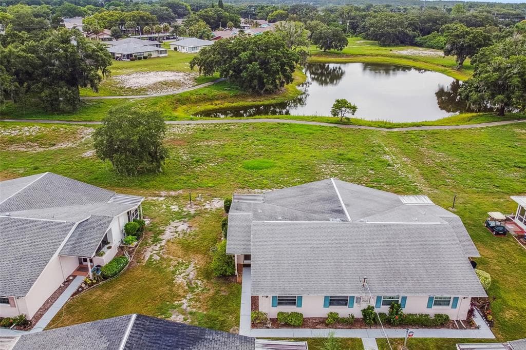 301 CANTON COURT UNIT 82 SUN CITY CENTER, FL 33573