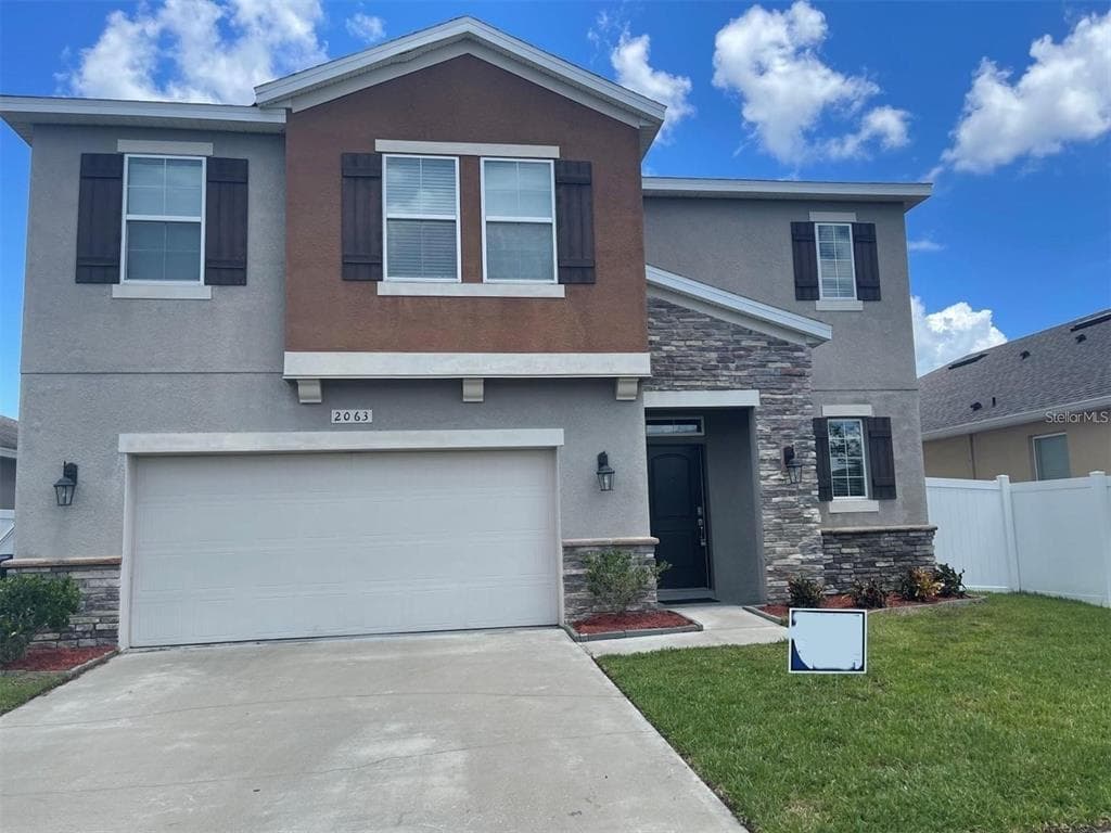 2063 BEACON LANDING CIRCLE ORLANDO, FL 32824