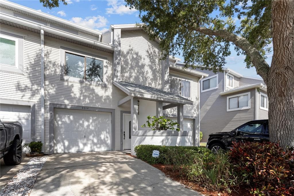 9514 TARA CAY COURT UNIT 15 SEMINOLE, FL 33776
