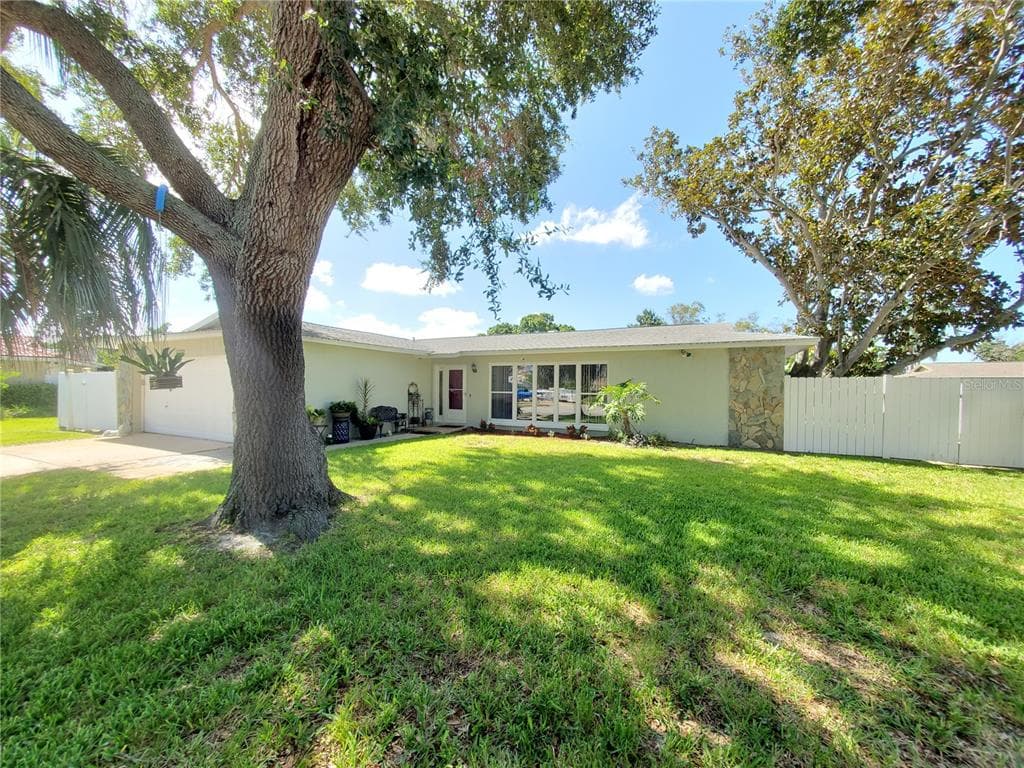 13222 88TH PLACE SEMINOLE, FL 33776
