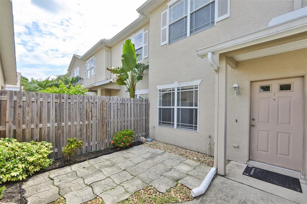 18523 PEBBLE LAKE COURT TAMPA, FL 33647