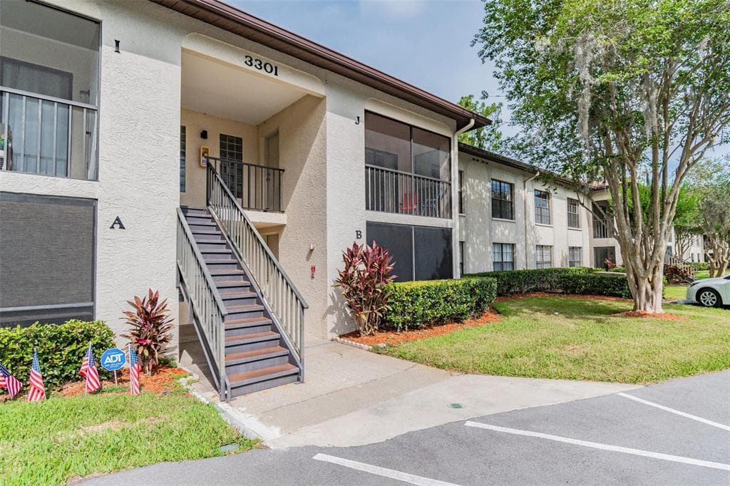 3301 CRYSTAL COURT E UNIT J PALM HARBOR, FL 34685