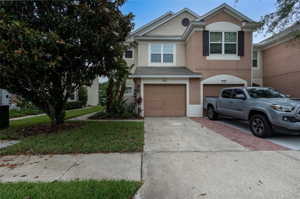26641 CASTLEVIEW WAY WESLEY CHAPEL, FL 33544