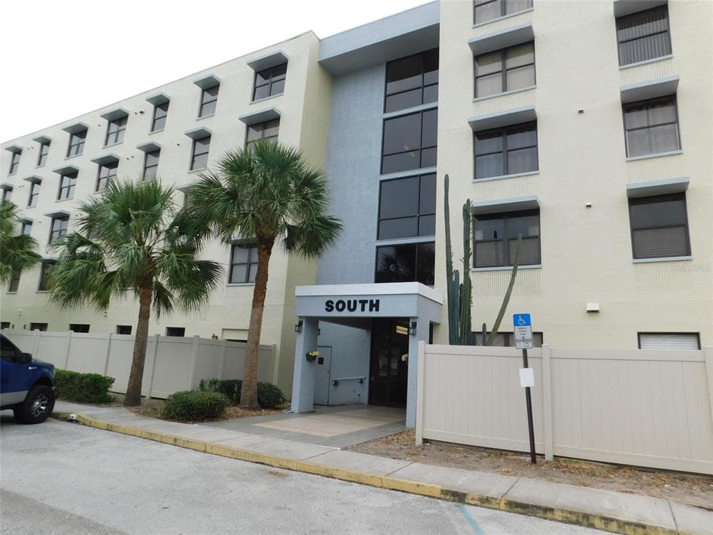 701 S MADISON AVENUE UNIT 210 CLEARWATER, FL 33756