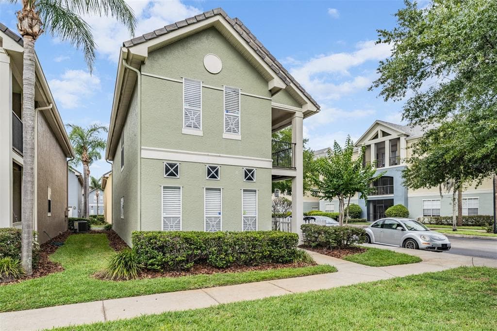 4002 ROCLINATA PALM COURT UNIT 4002 TAMPA, FL 33624