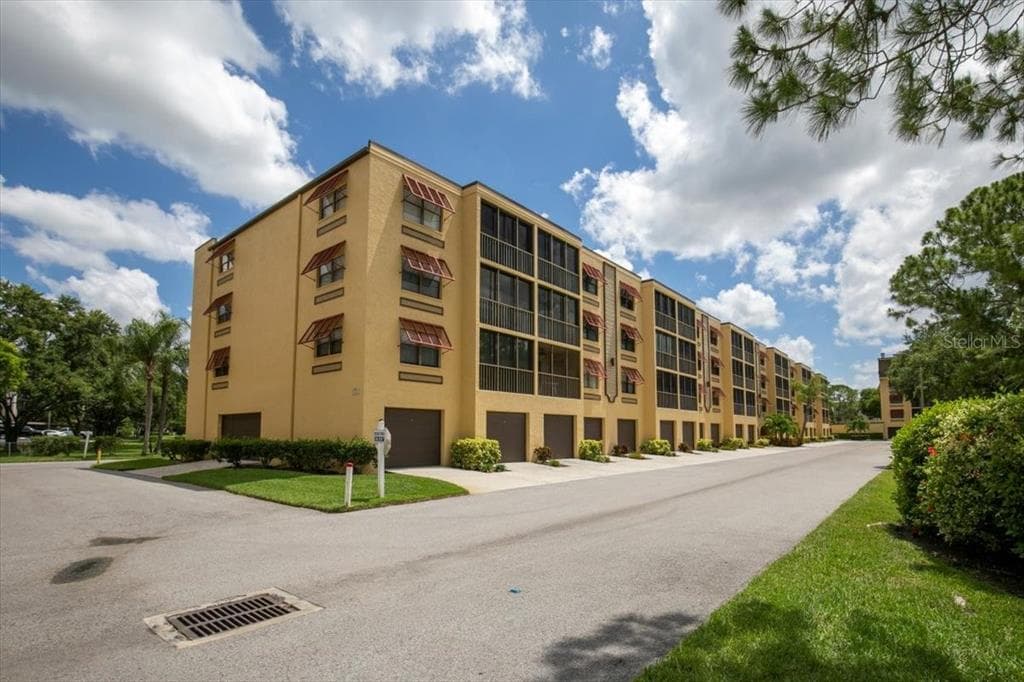 5817 PARK STREET N UNIT 204 ST PETERSBURG, FL 33709