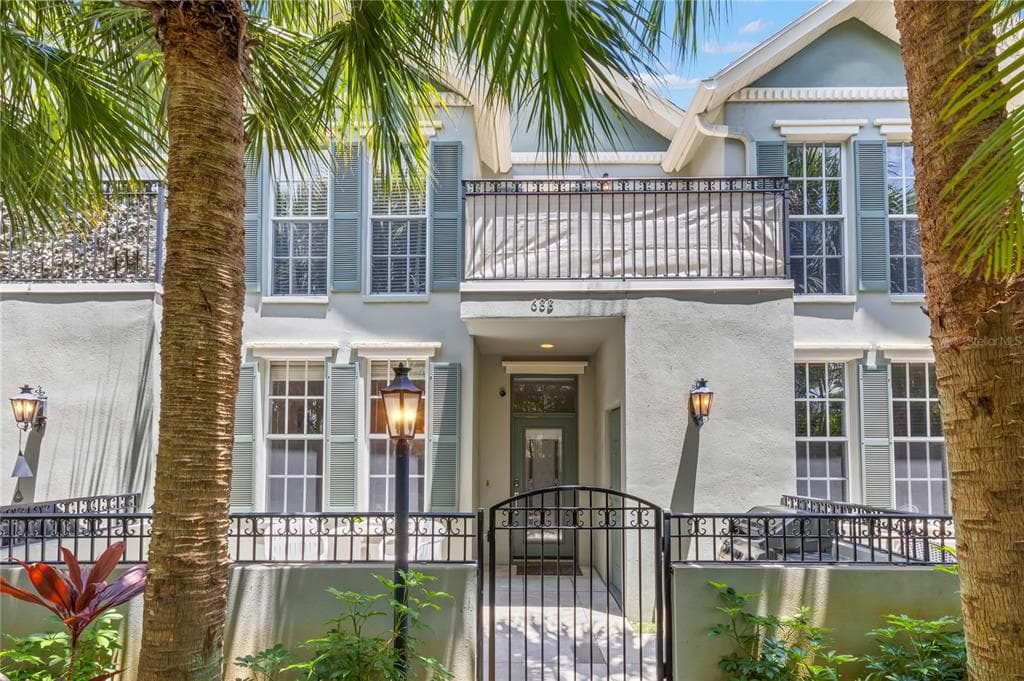688 DELMAR TERRACE S ST PETERSBURG, FL 33701
