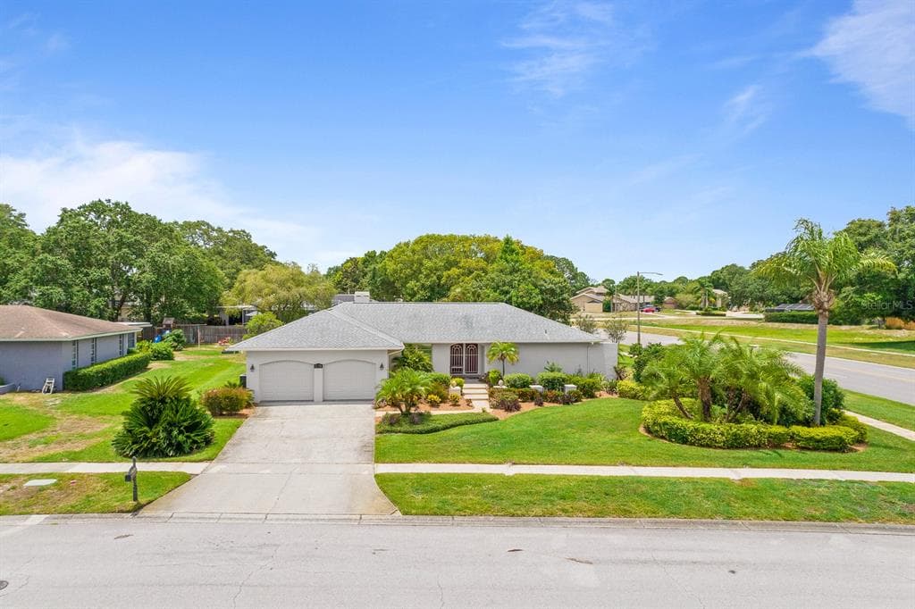 2878 GLEN HOLLOW DRIVE CLEARWATER, FL 33761