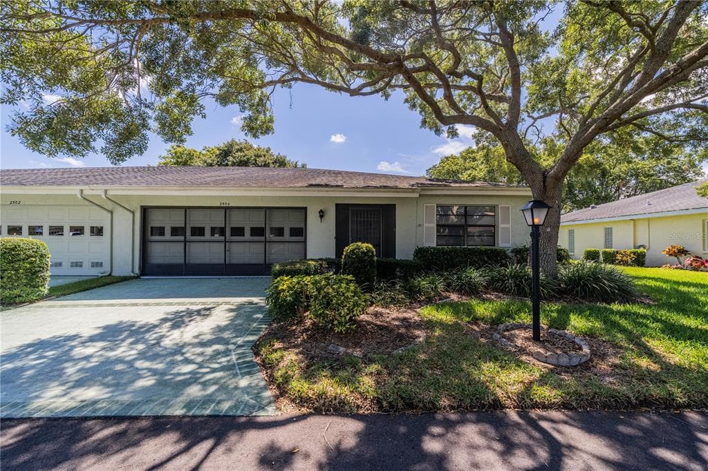 2504 LAMBDIN DRIVE UNIT 125 SUN CITY CENTER, FL 33573
