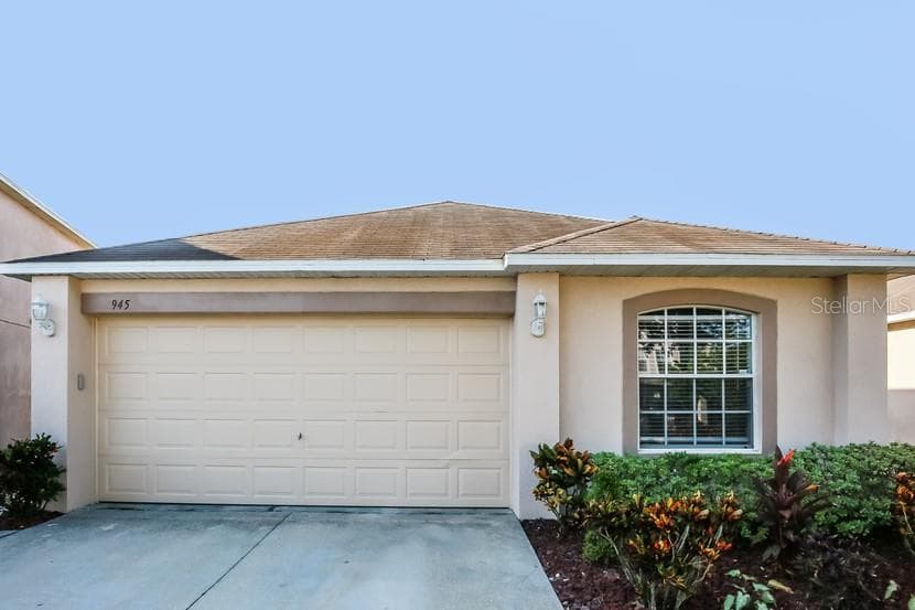 945 BRENTON LEAF DRIVE RUSKIN, FL 33570