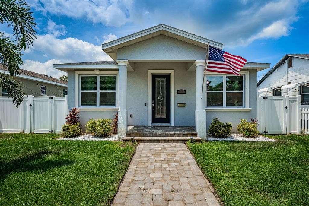 727 42ND AVE S ST PETERSBURG, FL 33705