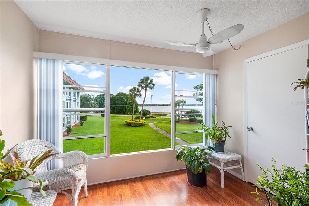 333 LAKE HOWARD DRIVE NW UNIT 201B WINTER HAVEN, FL 33880
