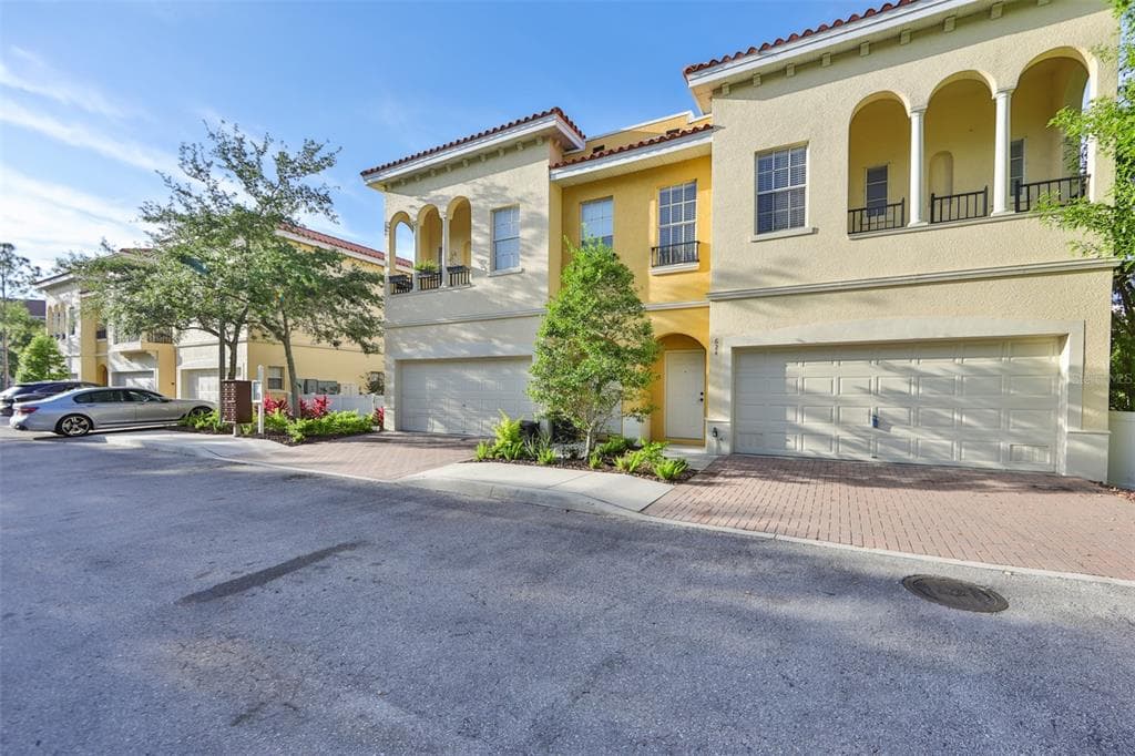 624 105TH TERRACE N ST PETERSBURG, FL 33716