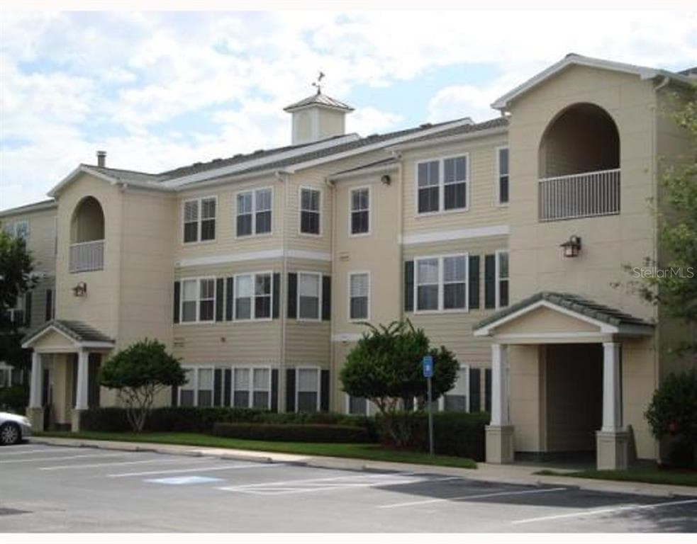 18446 BRIDLE CLUB DRIVE UNIT 18446 TAMPA, FL 33647