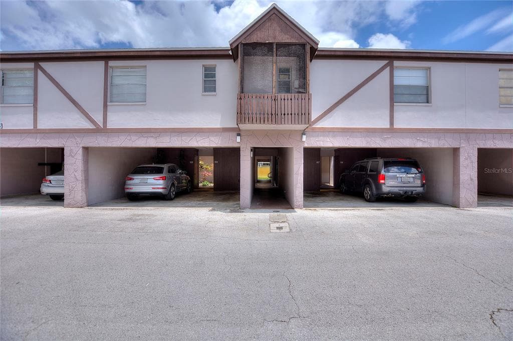 1146 KING ARTHUR COURT UNIT 108 DUNEDIN, FL 34698