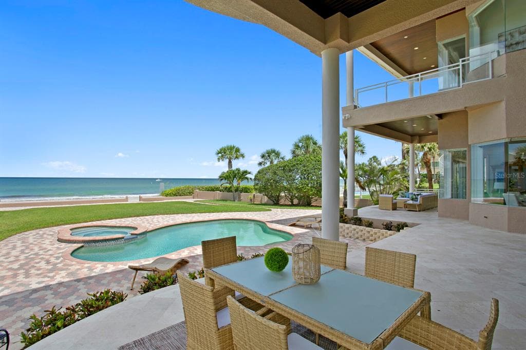 1900 GULF BOULEVARD BELLEAIR SHORES, FL 33786