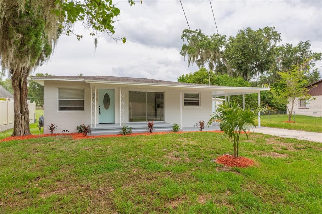 2310 WYDINE DRIVE LAKELAND, FL 33801