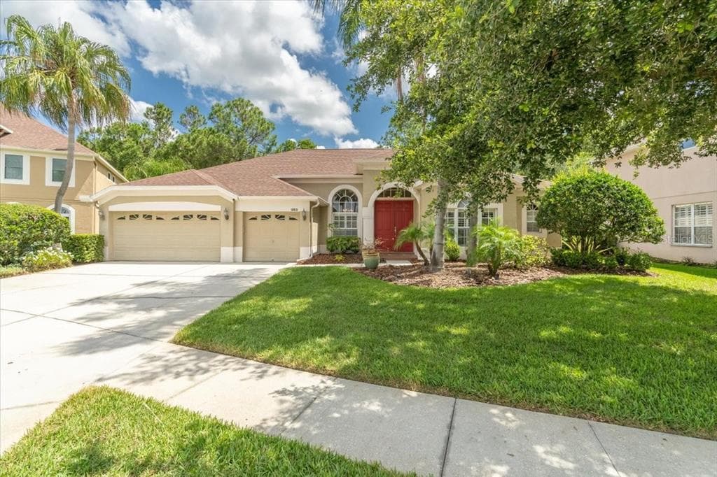 18931 CHAVILLE ROAD LUTZ, FL 33558