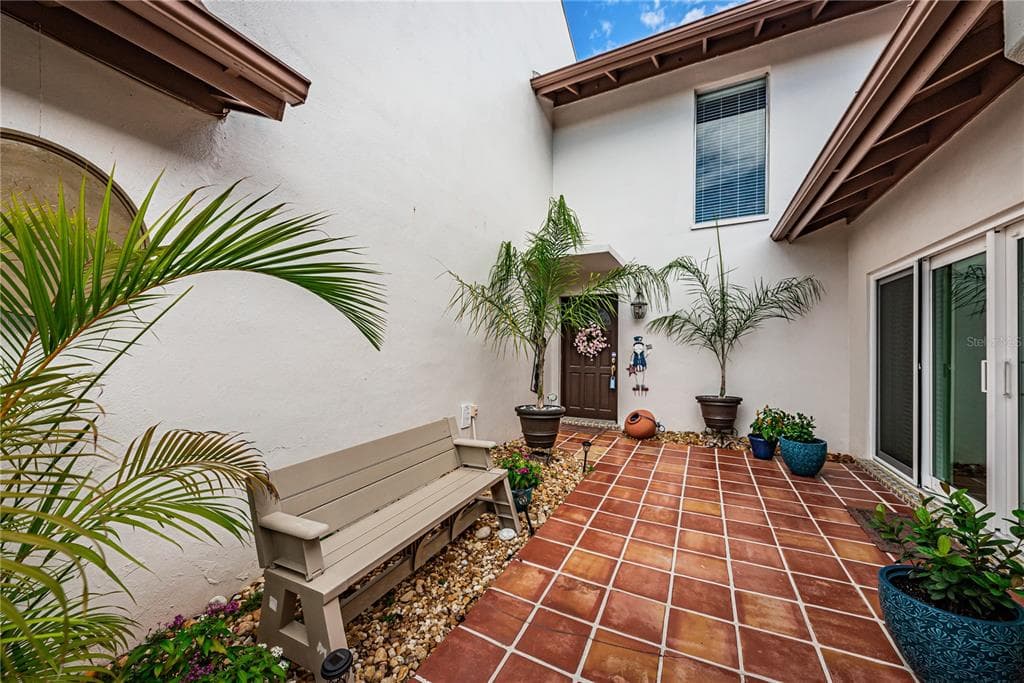7501 CUMBERLAND ROAD UNIT 23 LARGO, FL 33777