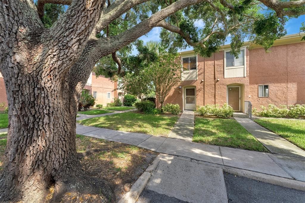136 115TH AVENUE N ST PETERSBURG, FL 33716