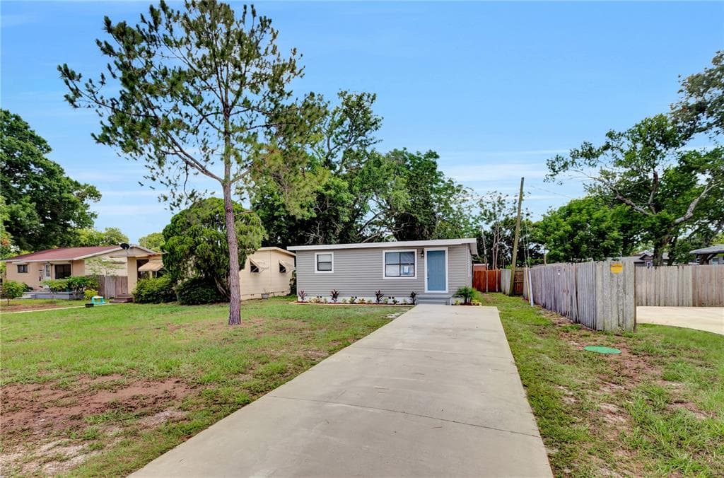 2726 25TH AVENUE N ST PETERSBURG, FL 33713