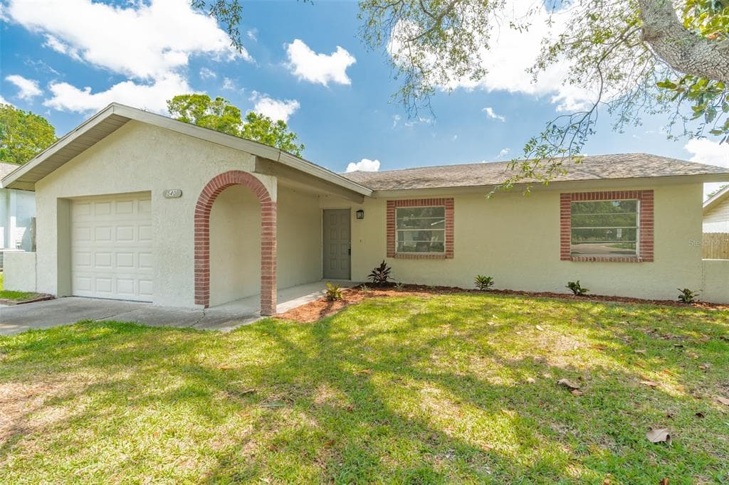 540 CENTURY DRIVE LARGO, FL 33771