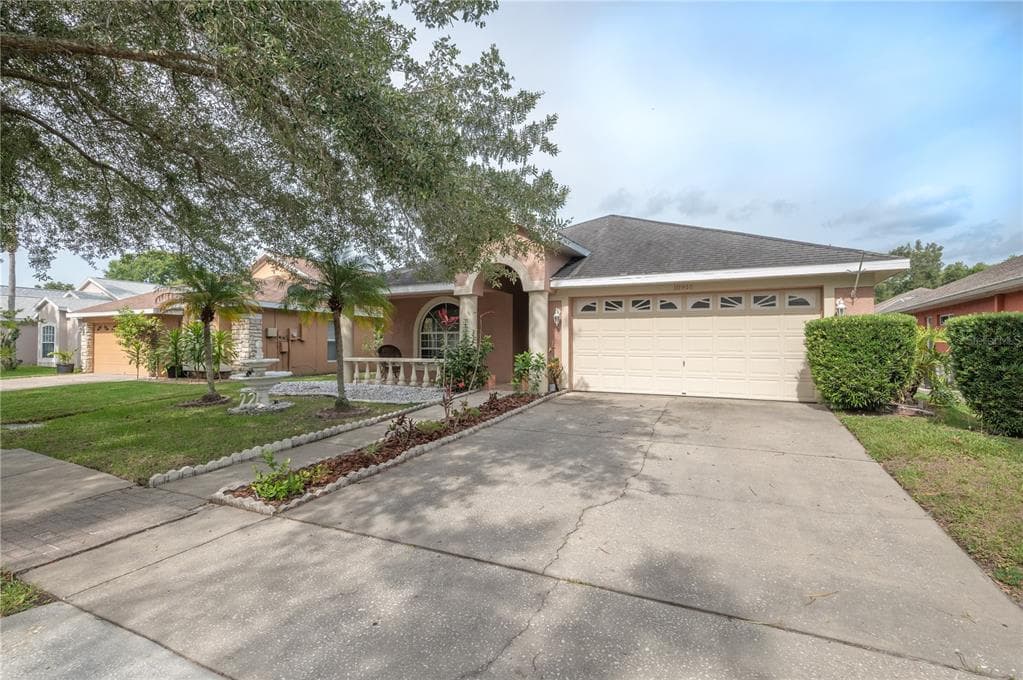 10918 LAKE ANDOVER BOULEVARD TAMPA, FL 33624