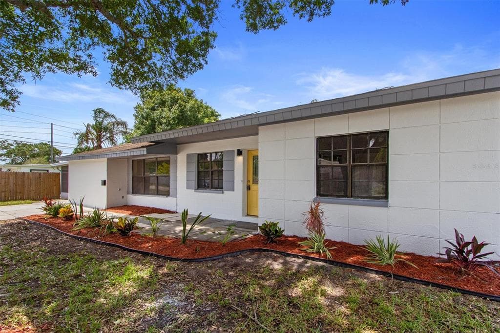 5975 69TH AVENUE N PINELLAS PARK, FL 33781