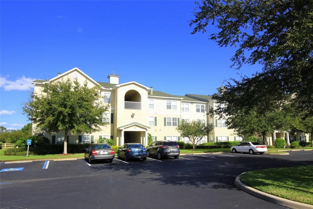 18117 BRIDLE CLUB DRIVE TAMPA, FL 33647