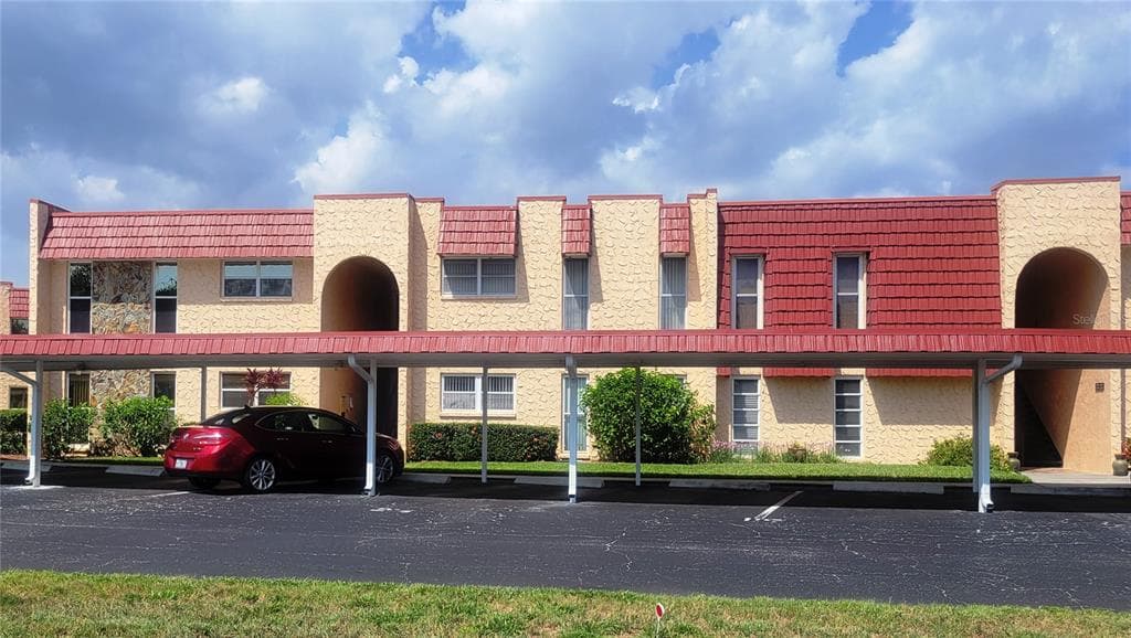 214 DOGWOOD CIRCLE UNIT 214 SEMINOLE, FL 33777