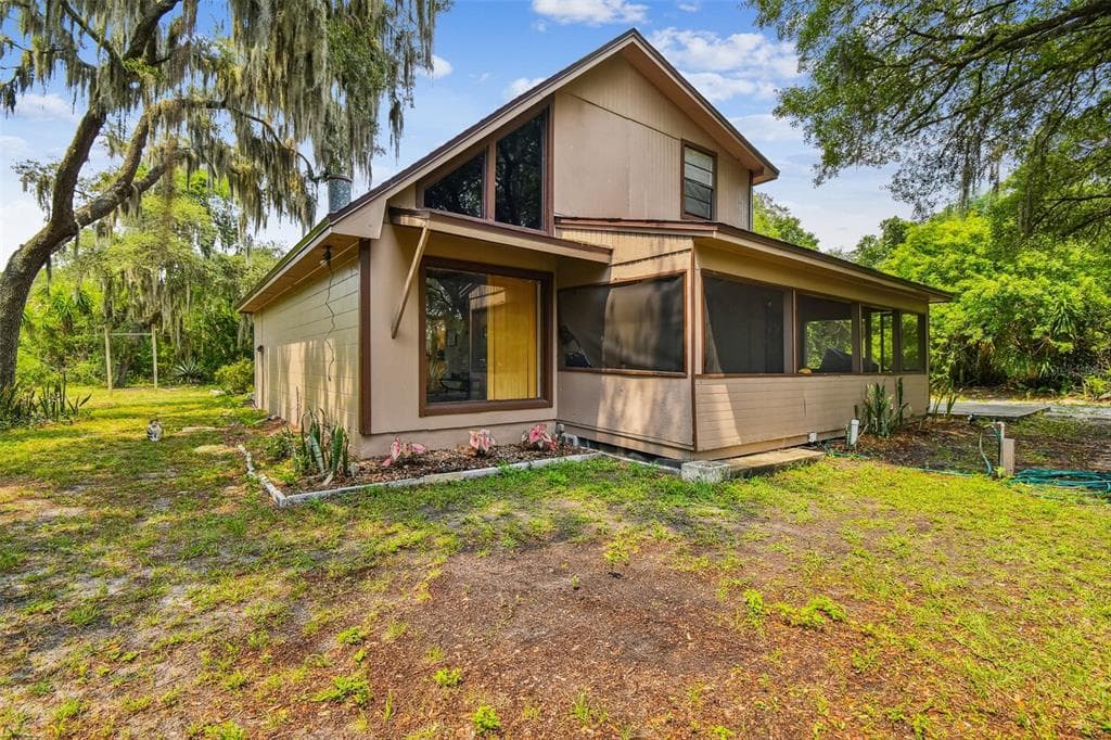 10606 SUMNER ROAD WIMAUMA, FL 33598