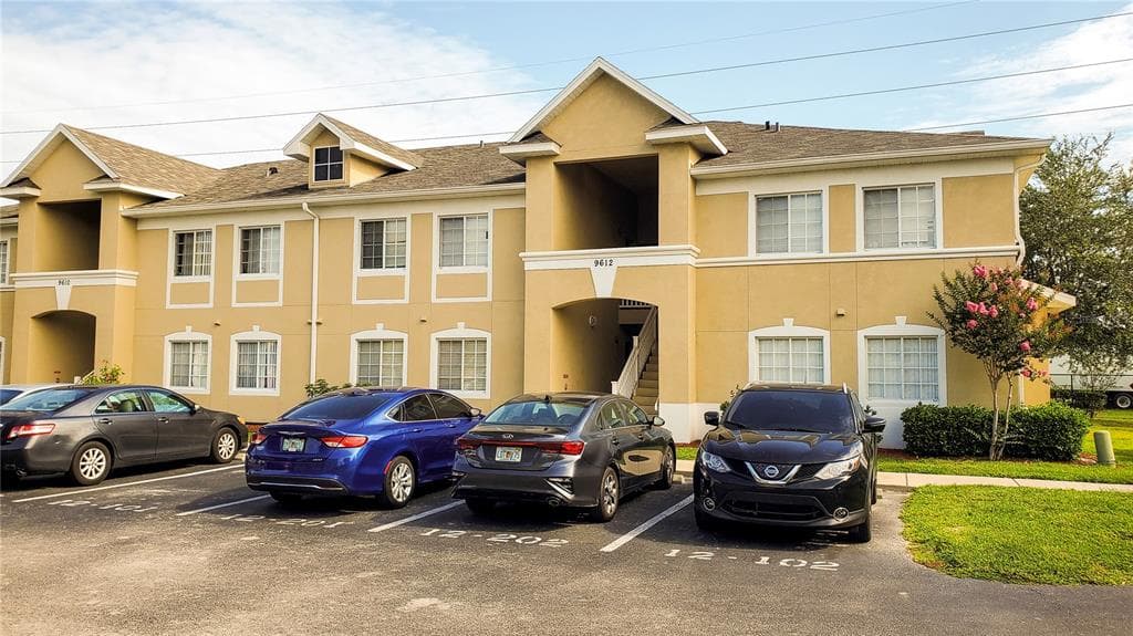 9612 SEADALE COURT UNIT 201 RIVERVIEW, FL 33578