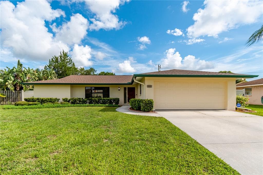 3720 PIN OAKS STREET SARASOTA, FL 34232