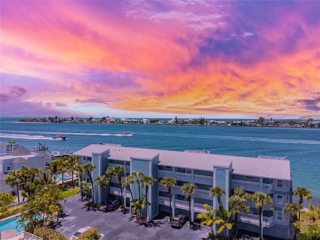 380 8TH AVENUE N UNIT 2