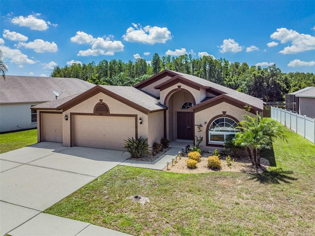 1900 RENSSELAER DRIVE WESLEY CHAPEL, FL 33543