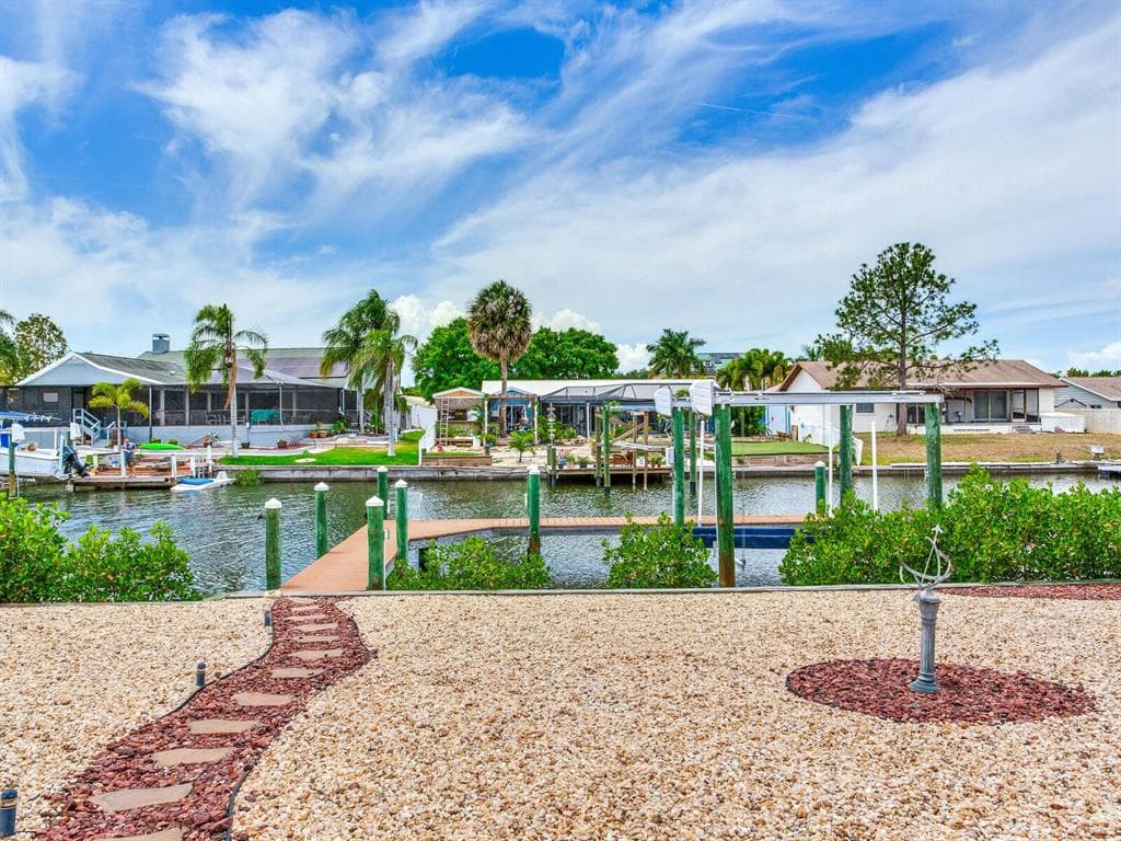6508 SANTIAGO COURT APOLLO BEACH, FL 33572