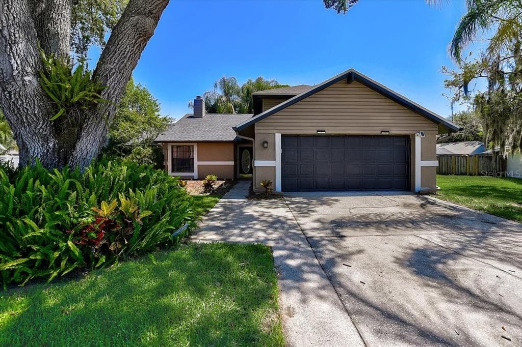 15121 NIGHTHAWK DRIVE TAMPA, FL 33625