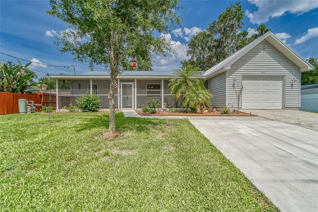 4805 EDMUND COURT